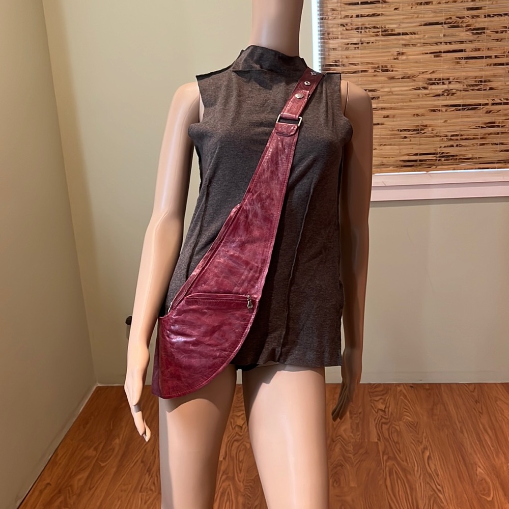 Unbranded Distresed Burgundy  Leather Travel Crossbody Pouch With Snap Strap